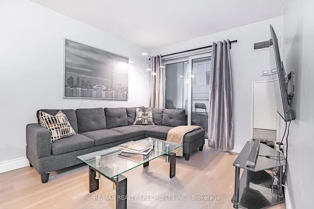 Additional image 17 of 250 Wellington St Unit 428