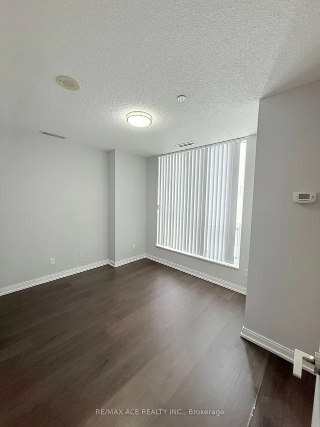 Additional image 12 of 255 Village Green Sq Unit 409