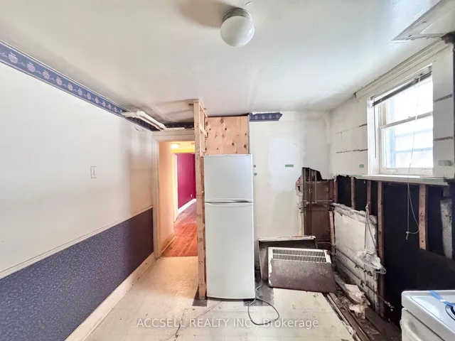 Additional image 9 of 2711 Lakeshore Blvd