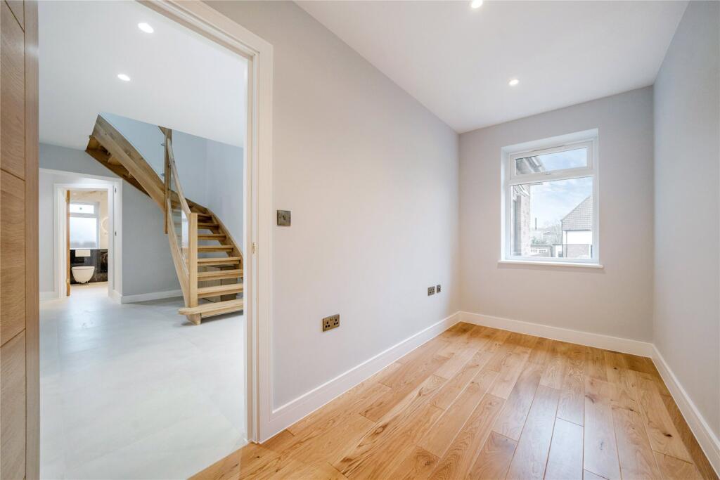 Additional image 19 of Downs Avenue, Chislehurst