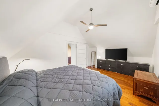 Additional image 35 of 52 Rose Ave