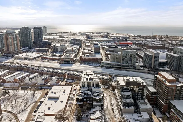 Additional image 23 of 45 Dovercourt Rd Unit 306