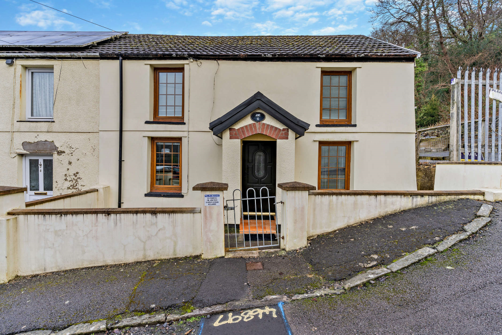 Primary image of Dan-y-twyn, Treharris, South Glamorgan, Rhondda Cynon Taff, CF46