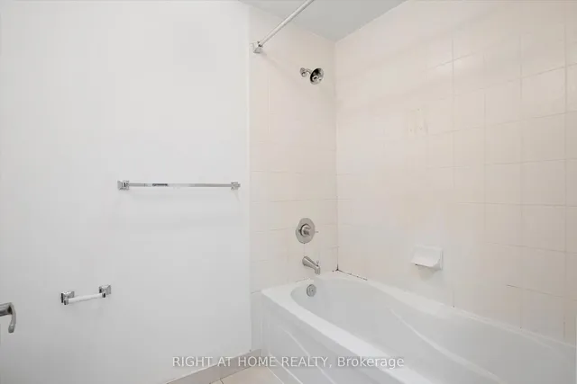 Additional image 13 of 65 Bremner Blvd Unit 2403