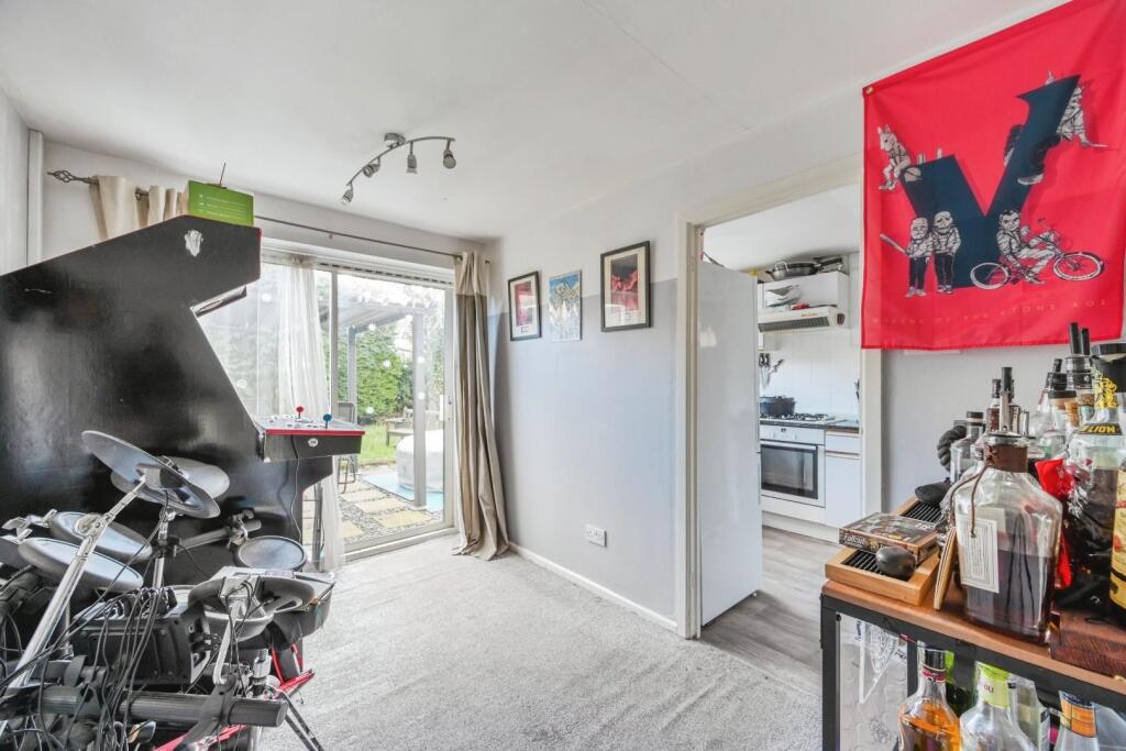 Additional image 6 of 42, Roach, Tamworth