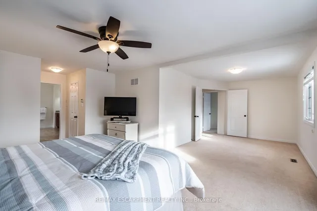 Additional image 25 of 2049 Country Club Dr