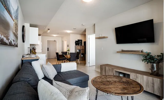 Additional image 13 of 3210 Dakota Common Unit A613