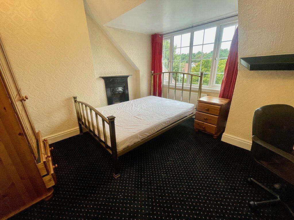 Additional image 3 of THREE DOUBLE BEDROOM STUDENT FLAT, BOURNEMOUTH