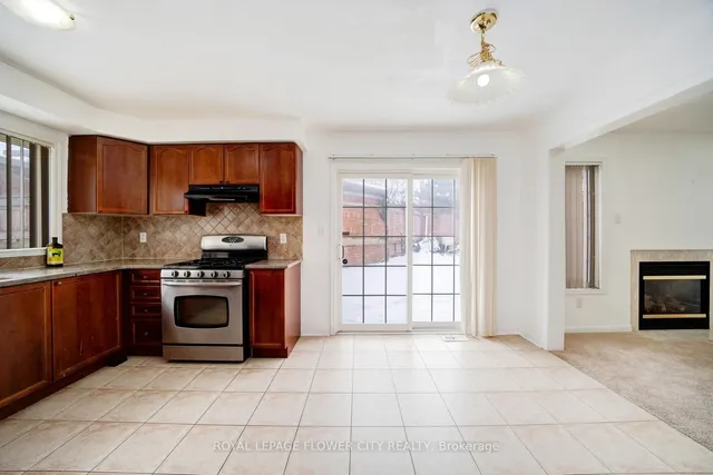 Additional image 15 of 1 Bayridge Dr