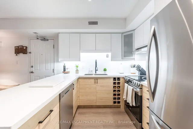 Additional image 9 of 2010 Cleaver Ave Unit 109