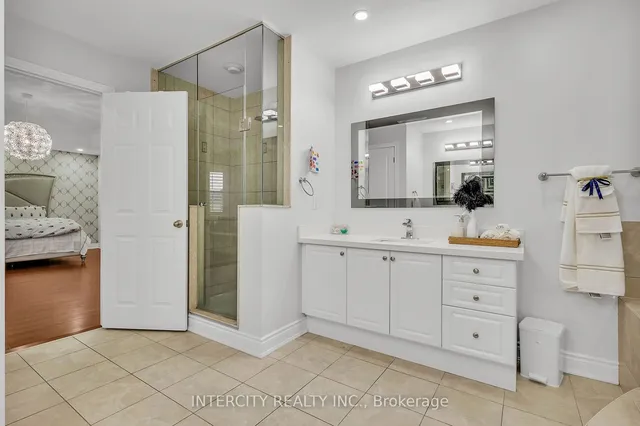 Additional image 26 of 22 Pasadena Ave