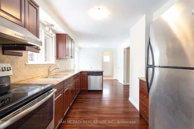 Additional image 14 of 2290 Devon Rd