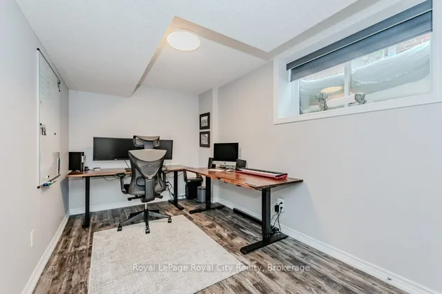 Additional image 33 of 213 Tremaine Cres