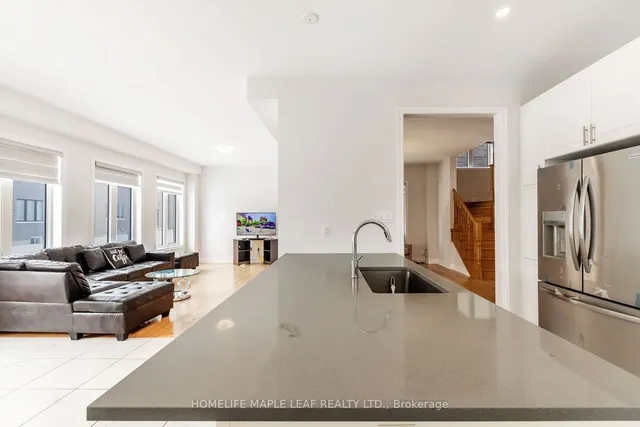 Additional image 10 of 14 ICON St