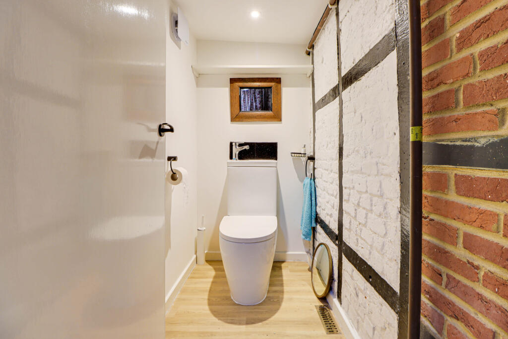 Additional image 12 of High Street, Redbourn, AL3 7LW