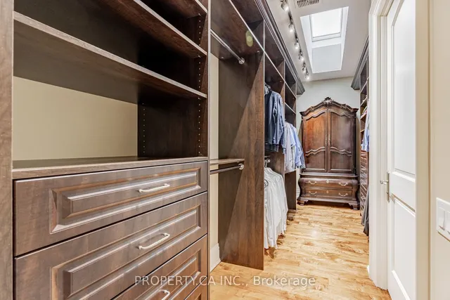 Additional image 20 of 34 Hillside Dr