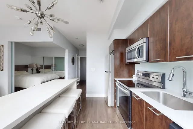 Additional image 21 of 169 Fort York Blvd Unit 519