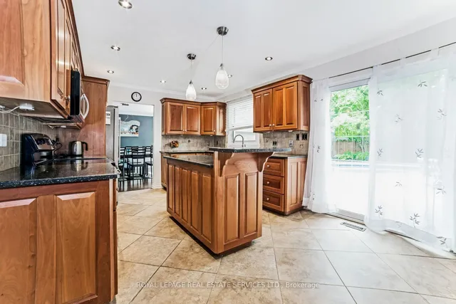 Additional image 4 of 4069 Lakeshore Rd