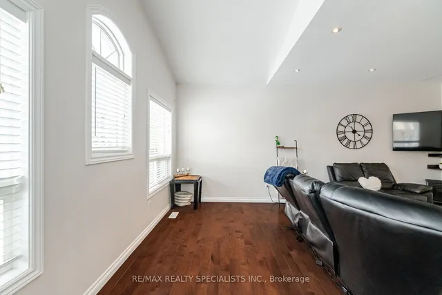 Additional image 17 of 981 Kennedy Circ