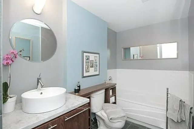 Additional image 9 of 261 King St Unit 408