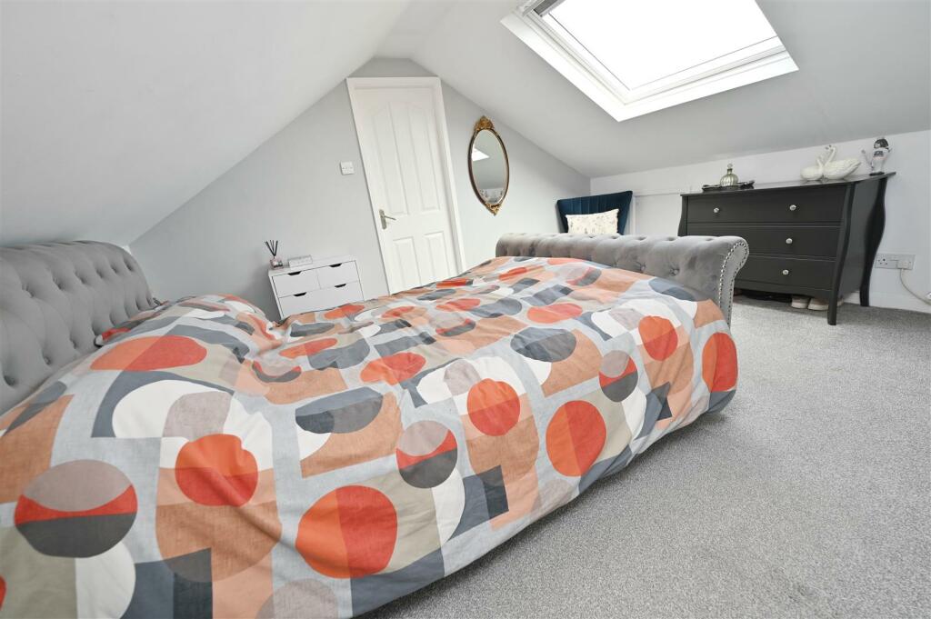 Additional image 18 of Ronaldshay Close, Richmond