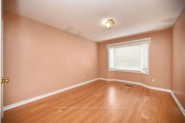 Additional image 32 of 5 SUMMERSHADE St