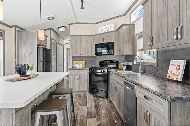 Additional image 10 of 4449 Milburough Line Unit 10 Oak St.