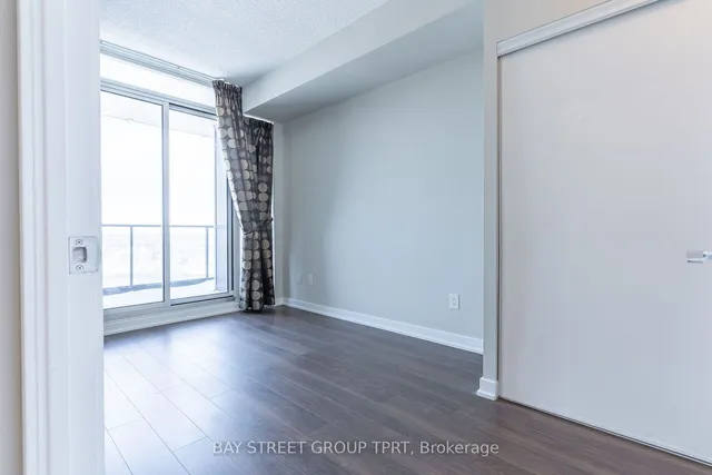 Additional image 18 of 33 Singer Crt Unit 2703