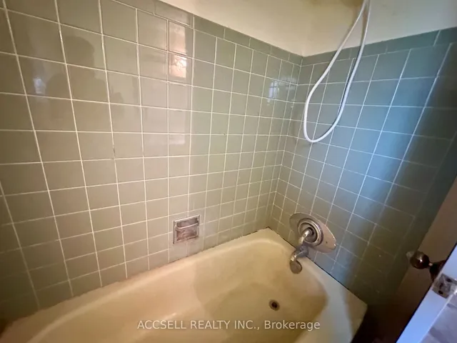 Additional image 28 of 10 Banda Sq