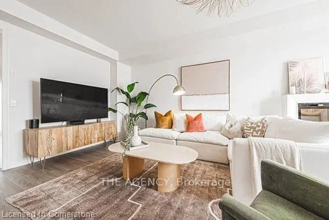 Additional image 24 of 525 Dundas St East