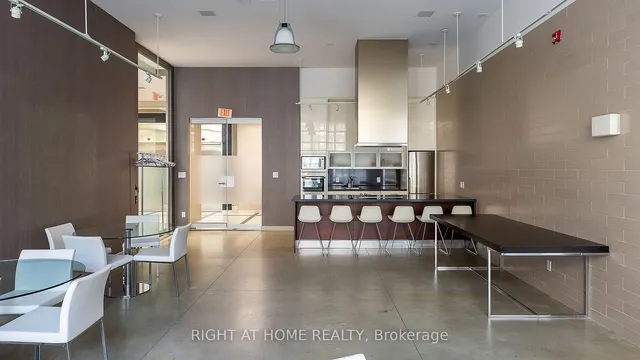 Additional image 24 of 380 Macpherson Ave Unit 314