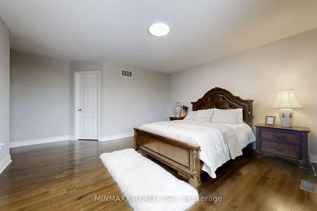 Additional image 23 of 1081 Holdsworth Cres