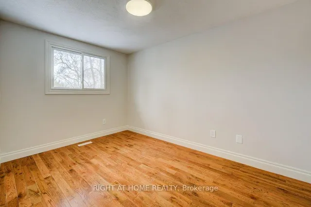 Additional image 20 of 144 Mooregate Cres