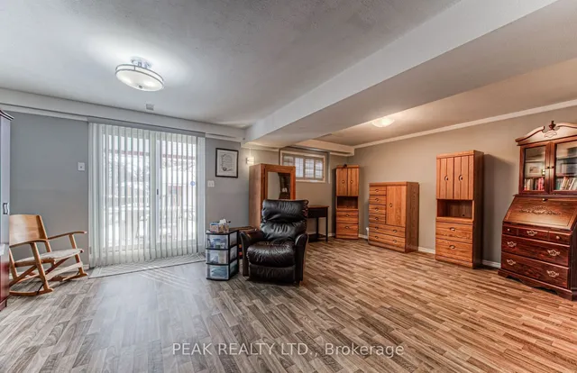 Additional image 27 of 93 Uxbridge Cres
