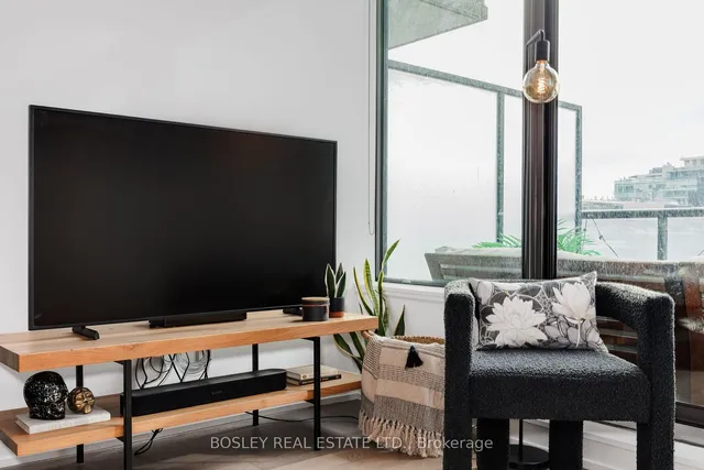 Additional image 8 of 560 King St Unit 713