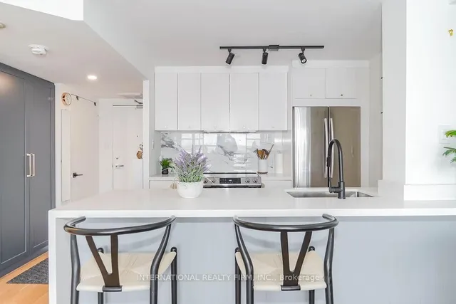 Additional image 11 of 725 King St Unit 811