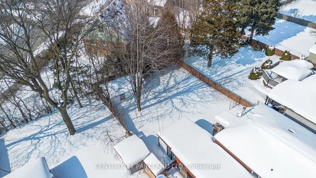 Additional image 26 of 14 Maxim Cres