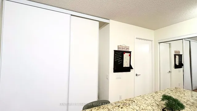 Additional image 7 of 33 Singer Crt Unit 308