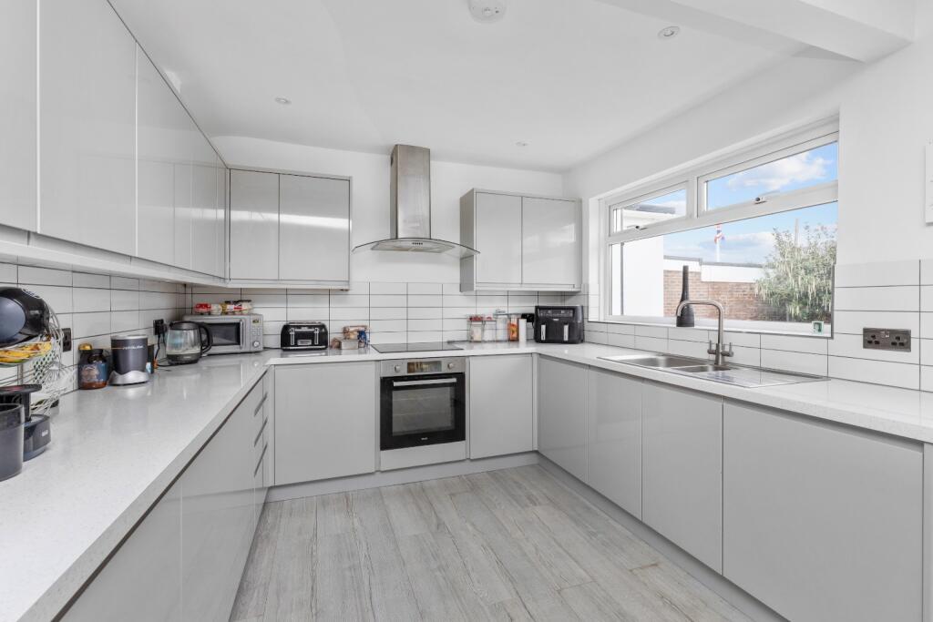 Additional image 4 of Falcon Close, Shoreham-By-Sea, West Sussex, BN43 5HN