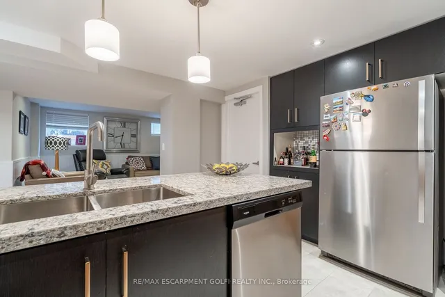 Additional image 22 of 2290 Woodward Ave