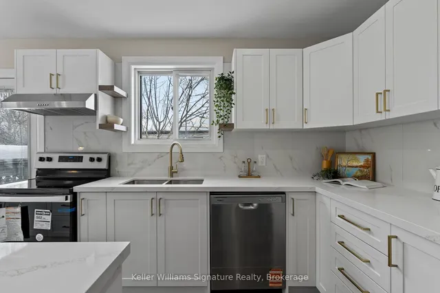 Additional image 2 of 1555 Newlands Cres