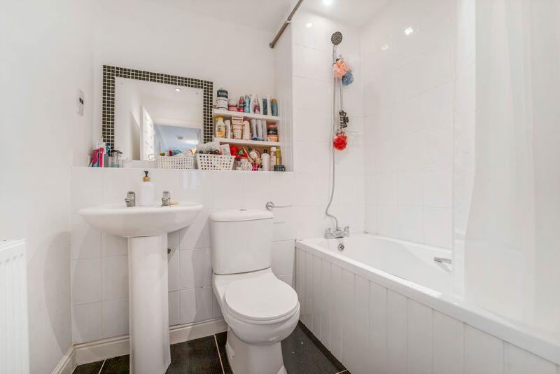 Additional image 15 of Riverside Close, St Georges - IMPRESSIVE 5 BED HOME