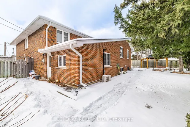 Additional image 20 of 15 Comet Crt