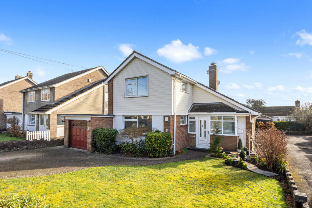 Central Avenue, Worthing, BN14