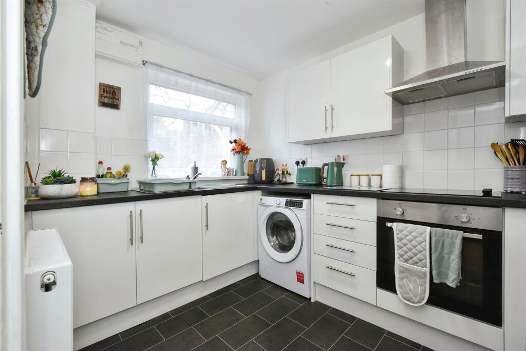 Additional image 11 of Dan-Y-Rhiw, Aberdare