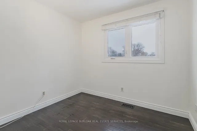 Additional image 20 of 2241 Melanie Crt