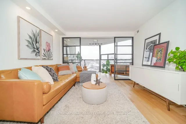 Additional image 16 of 725 King St Unit 811