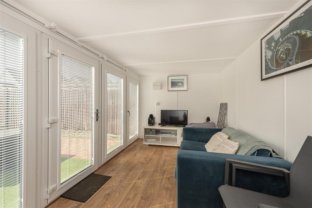 Additional image 5 of Park Rise, Harpenden