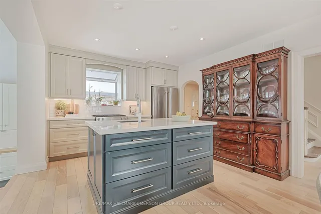 Additional image 11 of 2 Wood Glen Rd