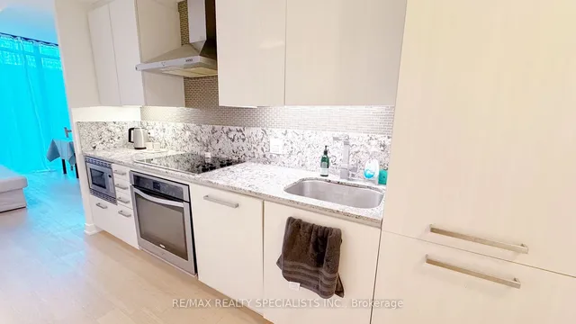 Additional image 7 of 15 Beverley St Unit 905